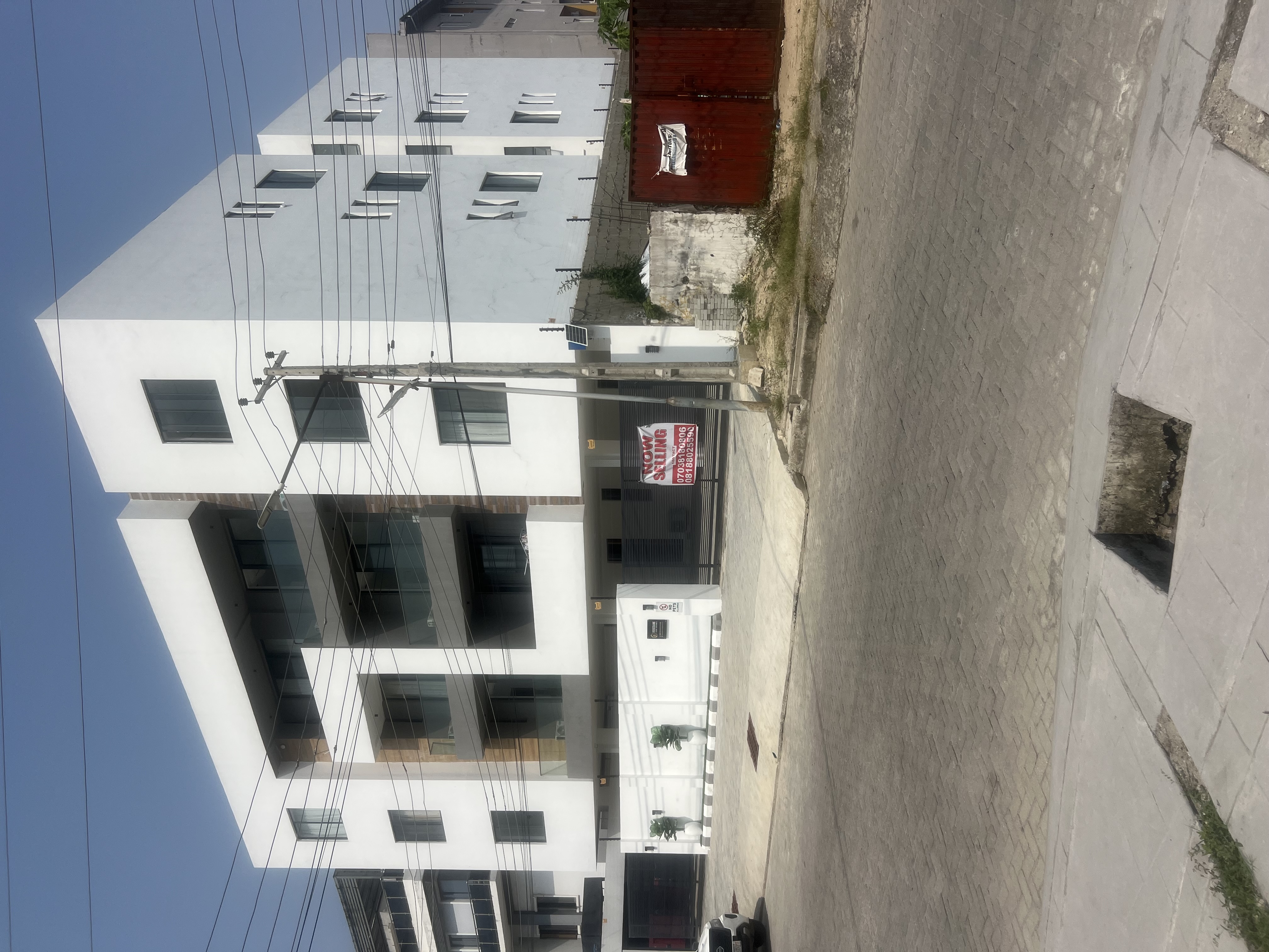 Luxury 4 bedroom, 3 bedroom, 2 bedroom flats image 2