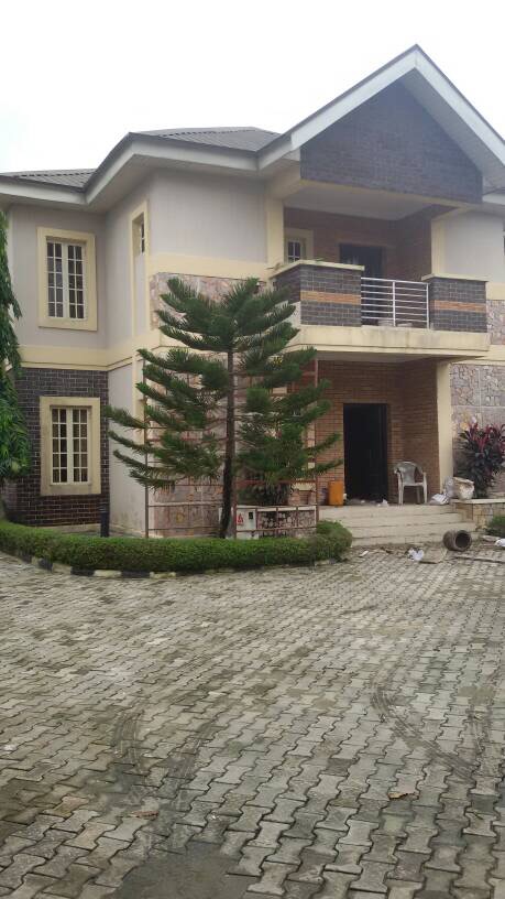 4 Beedroom duplex for Sale in Lekki Area image 2