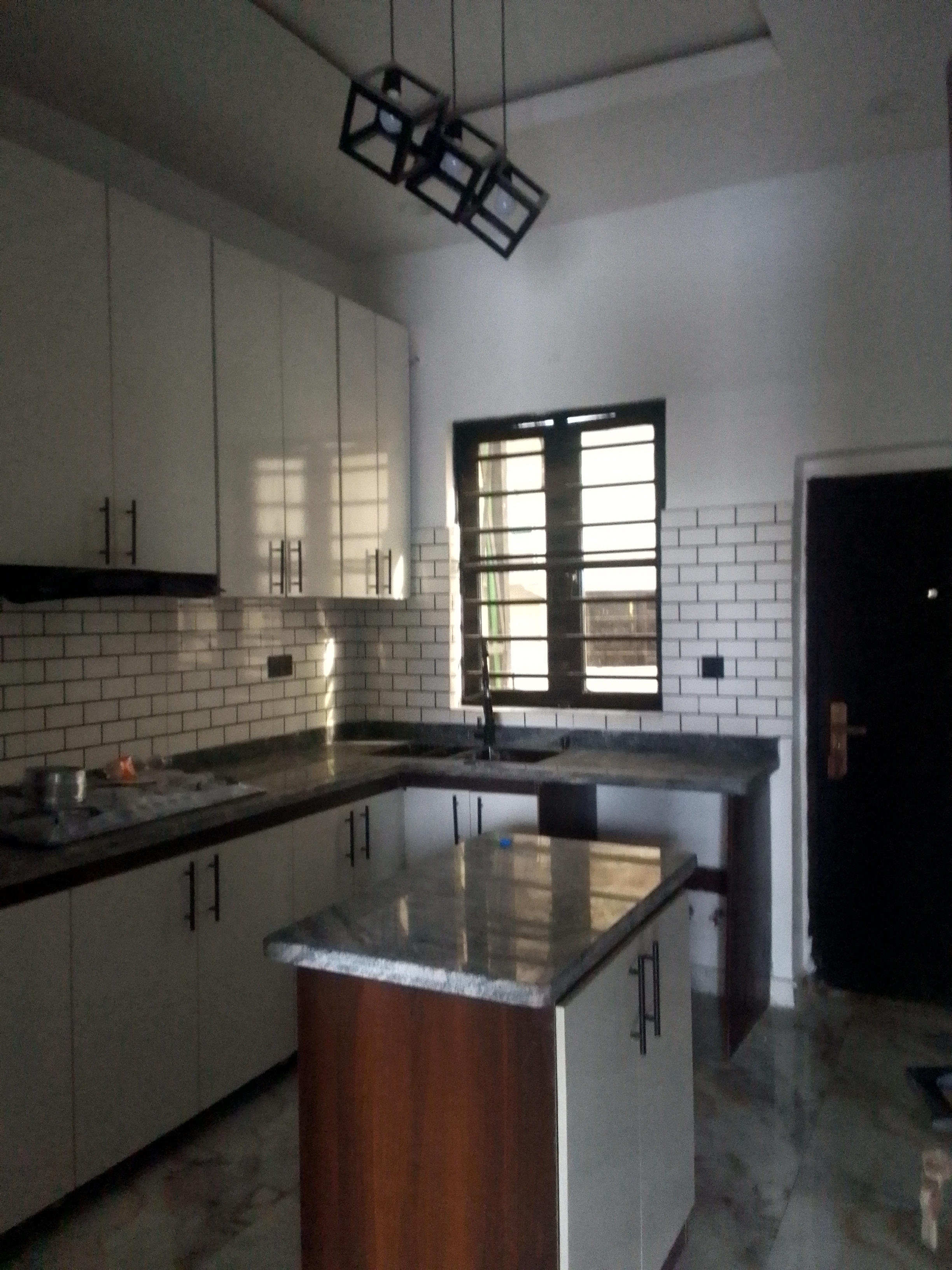 Luxury 3 bedroom duplex image 3