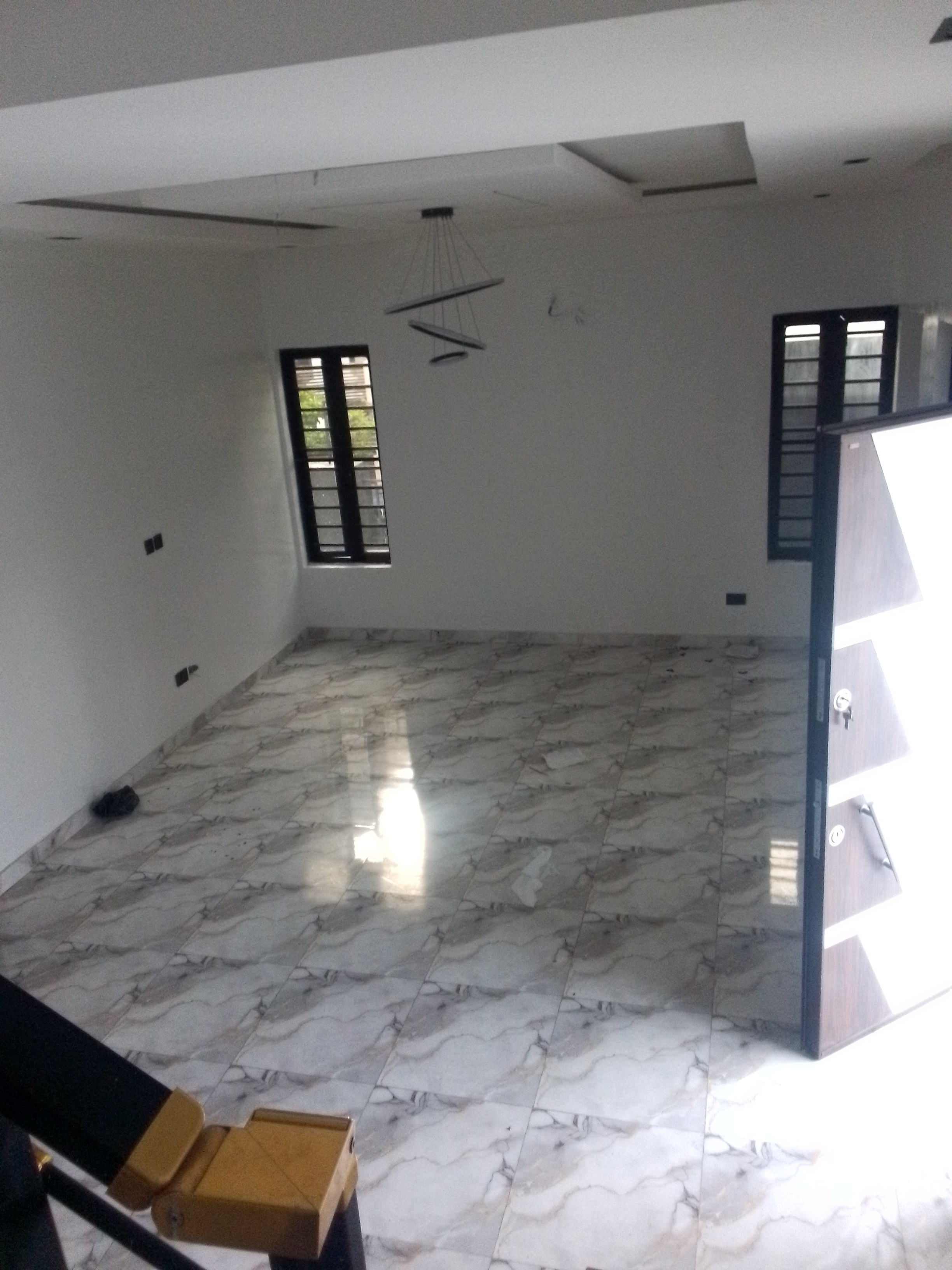 Luxury 3 bedroom duplex image 5