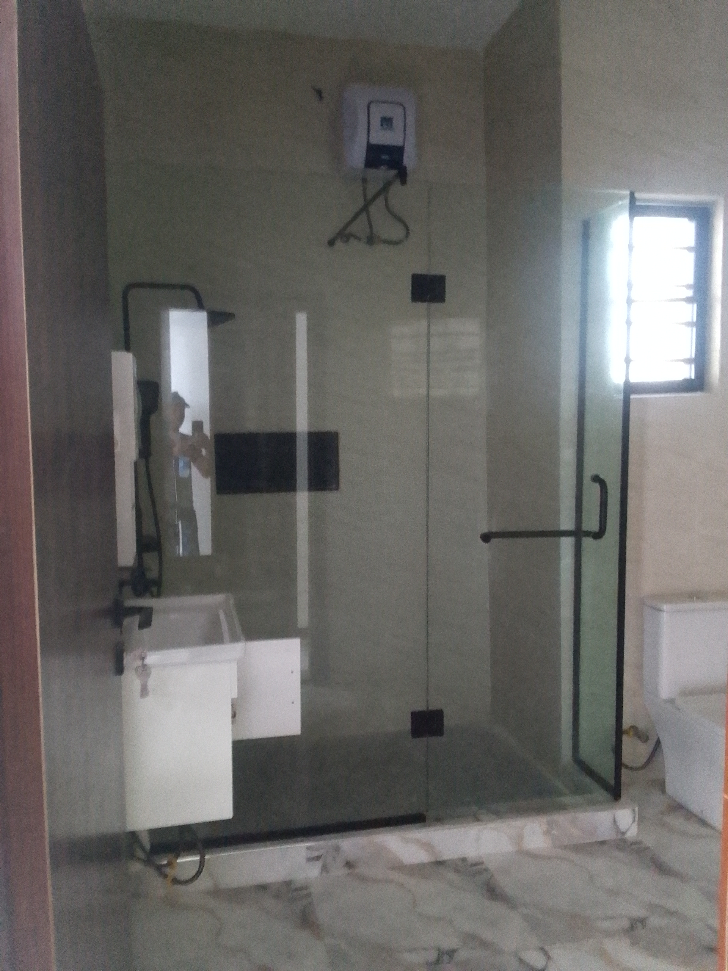 Luxury 3 bedroom duplex image 6